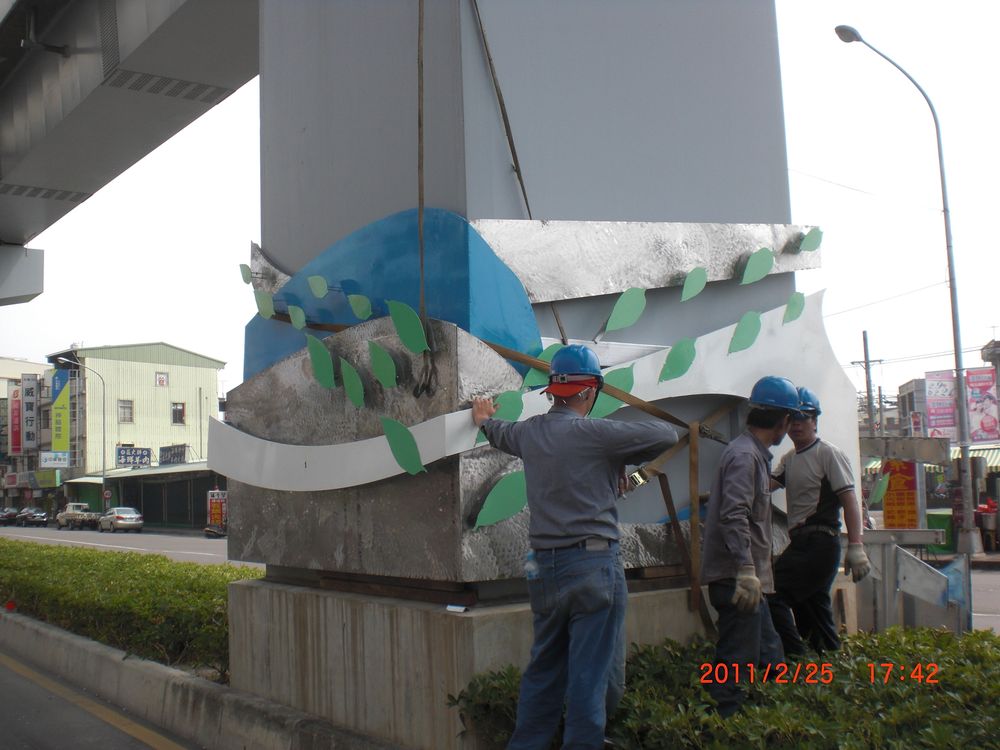 2010楠梓捷運R19圖片